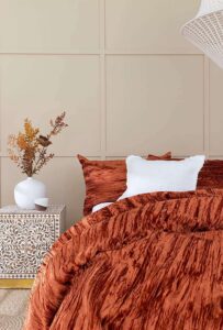 sophia-art crushed solid rust king velvet duvet cover set, 3 pieces bedding cover set 230 x 220 cms, and 2 pillow covers shames with zipper closure uo comforter case