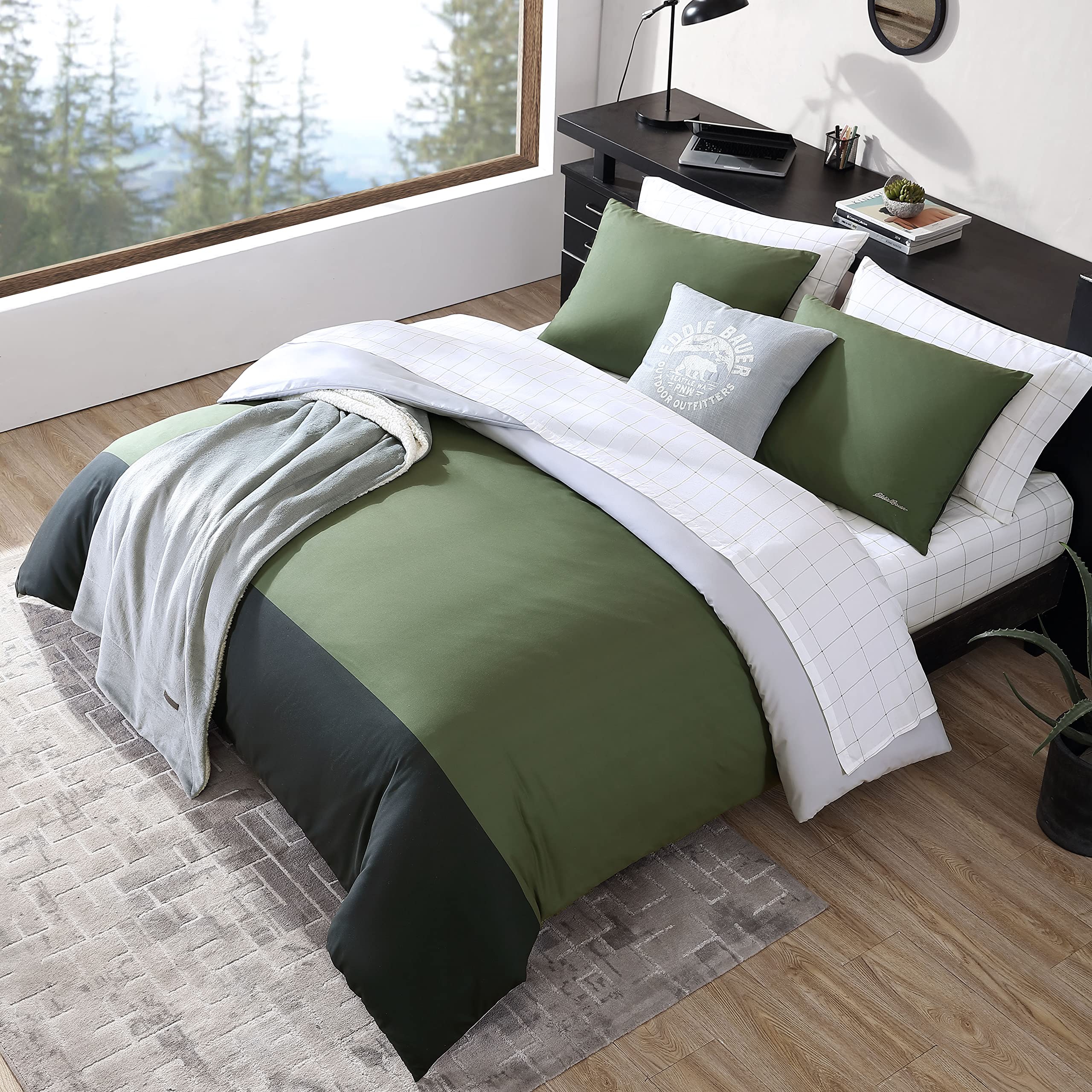 Eddie Bauer- Twin Duvet Cover Set, Reversible Bedding Set with Matching Sham(s), Casual Home Décor (Skyline Stripe Green, Twin)