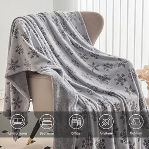 ARYURBU Snowflake Fleece Throw Blanket, Soft Fuzzy Flannel Decorative Christmas Blankets for Sofa Couch Bed, Lightweight Warm Cute Grey Blanket All Season for Adult Kids Girls 40"x 50"