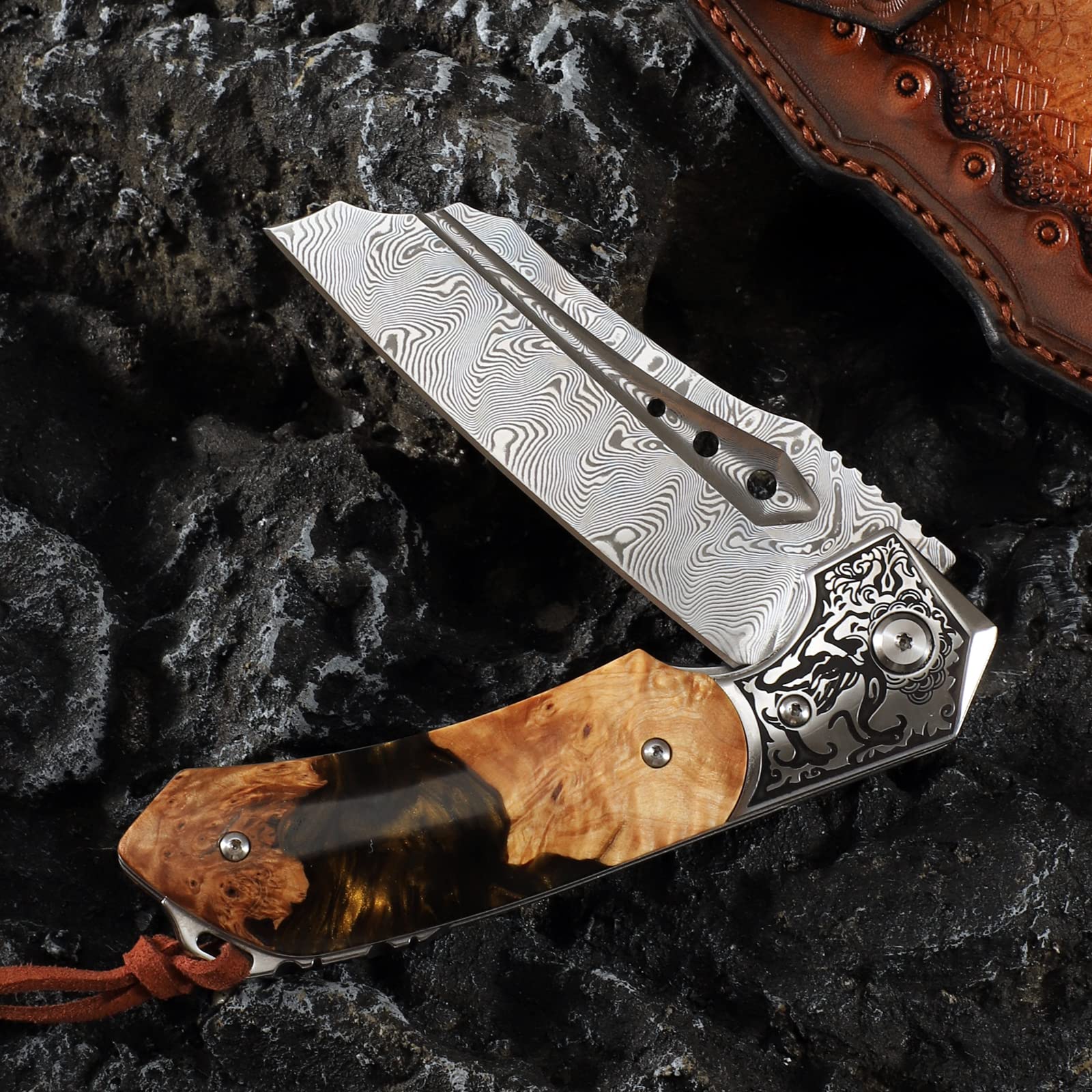 Minowe Japan Handmade Damascus steel steel Folding Pocket Knife，3.5 in High hardness blade，Frame Lock，With Leather Sheath，resin and Maple handle，Mountaineering go fishing hunting Adventure Knifee