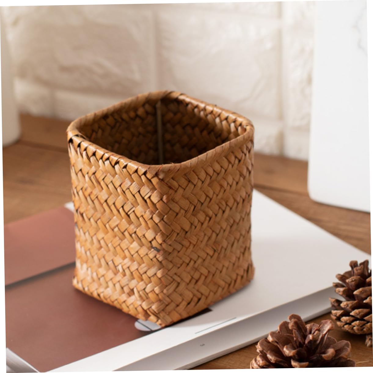 OSALADI Makeup Seagrass Weaving Remote Desk Organizer Pencil Small Vase Flower Wicker Utensil Control Kitchen Plant Office Brush Straw Pen Basket Rattan Trash Can Holder Desktop