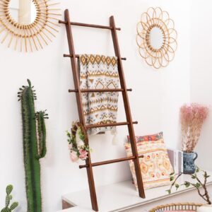 HYBDAMAI Blanket Ladder, 5-Tier Wooden Quilt Stand, Decorative Ladder Shelf, Farmhouse Ladder Blanket Holder, Wall Leaning Blanket Ladder Towel Storage Rack for Living Room, Brown