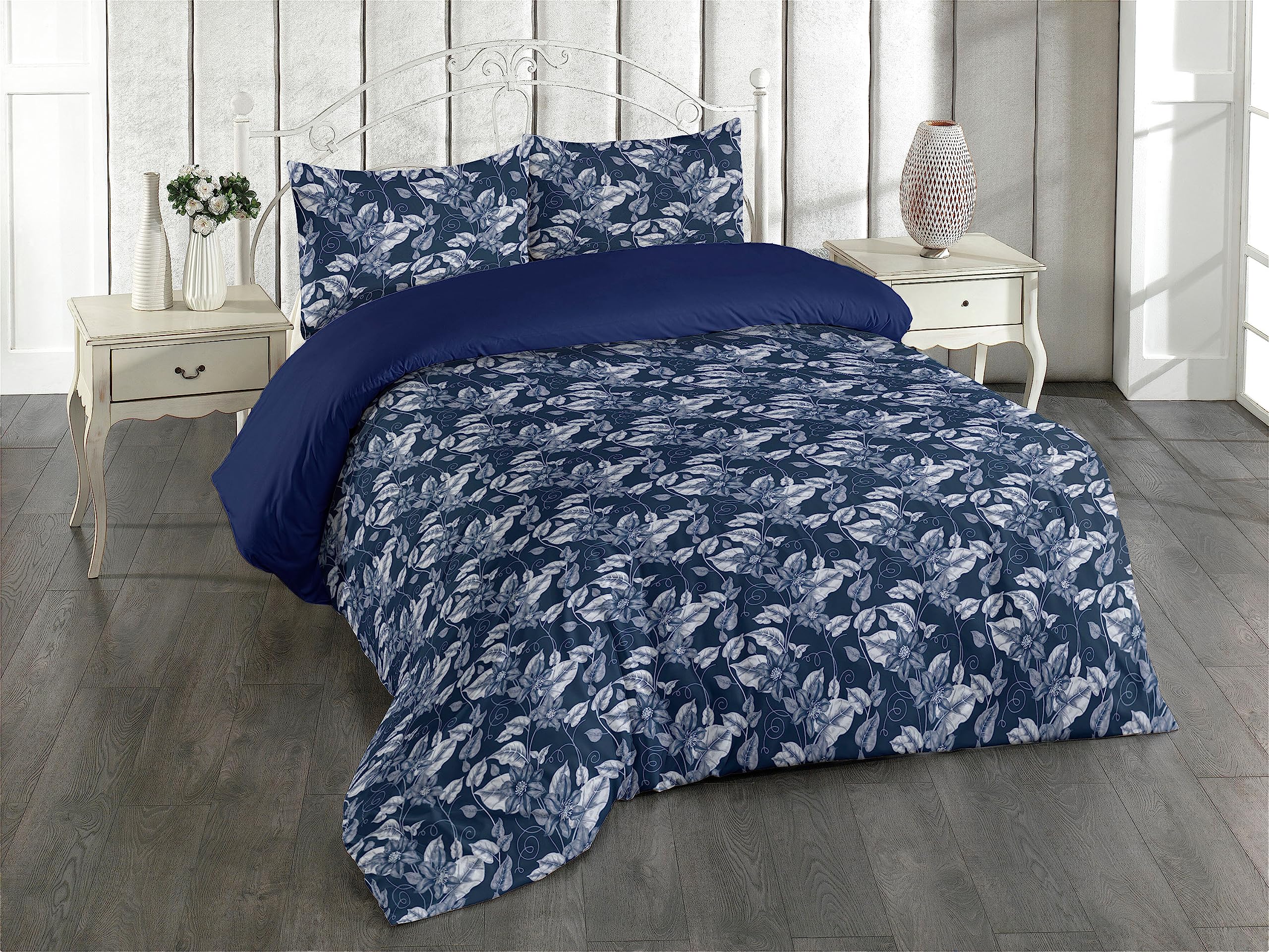 Ambesonne Floral Duvet Cover Set, Monochrome Vintage Art of Continuous Flowers and Leaves on Night Themed Back, Reversible 3 Piece Bedding Set with 2 Pillow Shams, California King, White Navy Blue