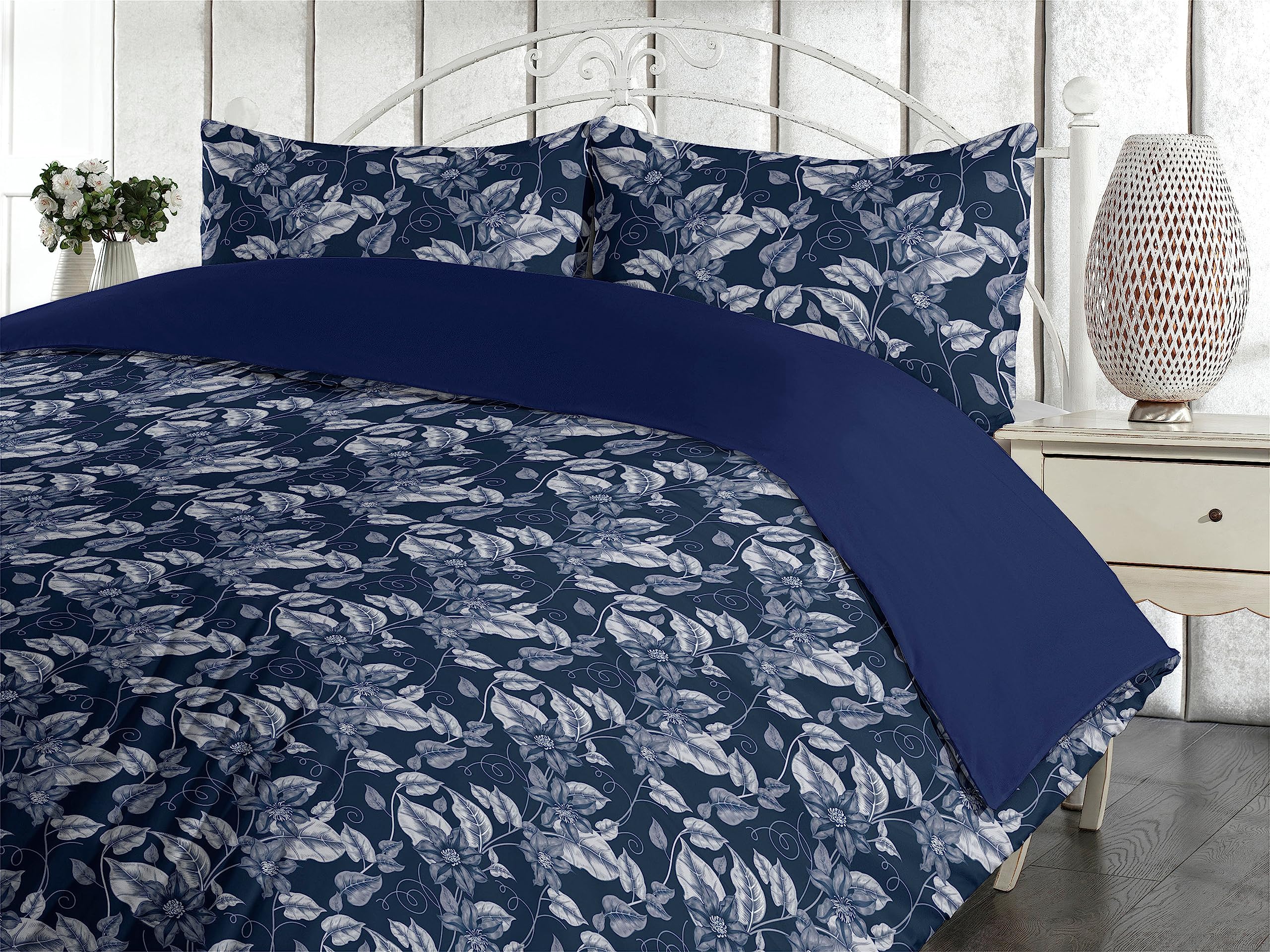 Ambesonne Floral Duvet Cover Set, Monochrome Vintage Art of Continuous Flowers and Leaves on Night Themed Back, Reversible 3 Piece Bedding Set with 2 Pillow Shams, California King, White Navy Blue