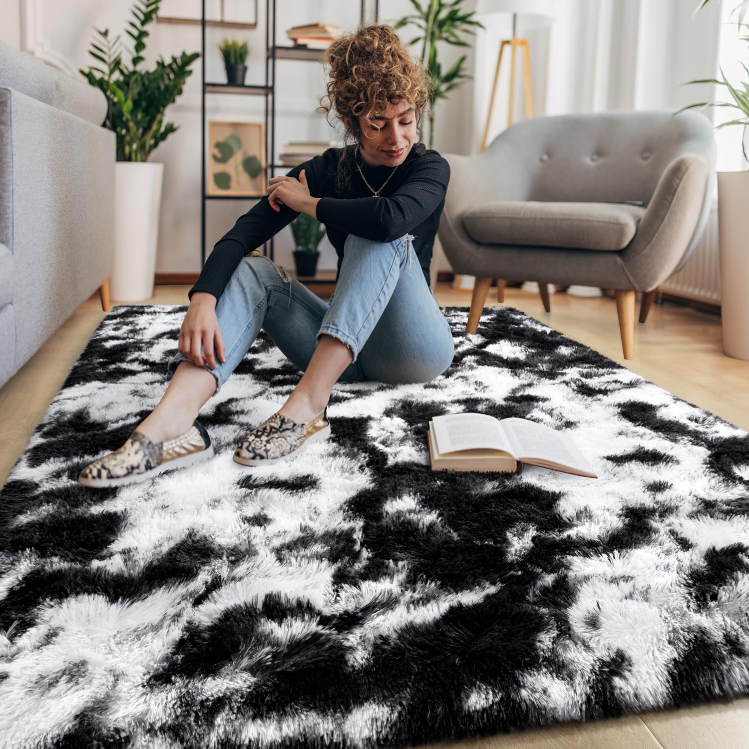 EVOIONOS Black White Tie-dye Rug for Living Room, 4x6 Ft Fluffy Shaggy Bedside Area Rugs for Bedroom, Plush Soft Indoor Floor Carpet for Kids Room Home Decor, Upgraded Non Slip Washable Aesthetic Rug