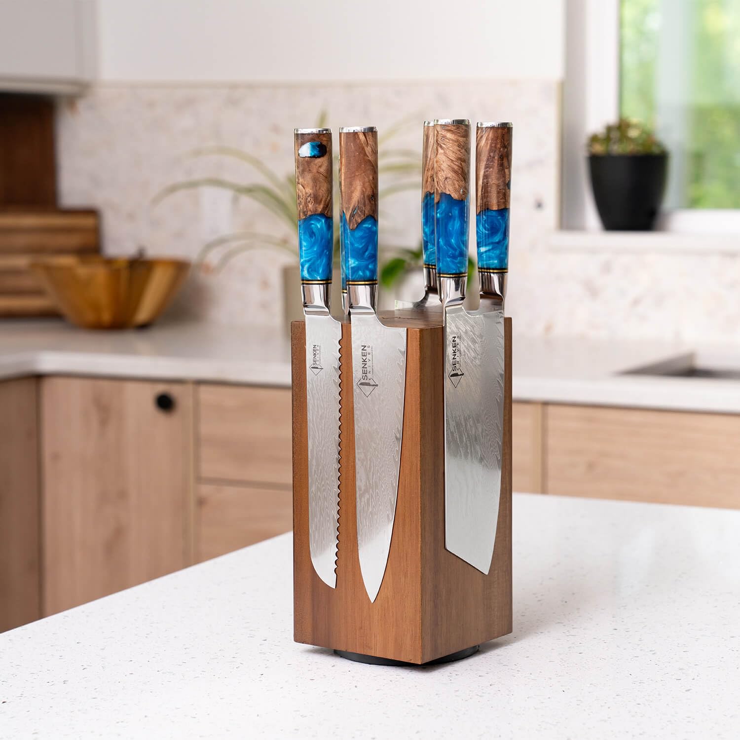 SENKEN Rotating Magnetic Knife Block without Knives, Natural Acacia Hardwood - 360 Degrees Rotation - Ultra Strong Neodymium Magnets, Universal Knife Holder & Storage (Rotating Magnetic Block)