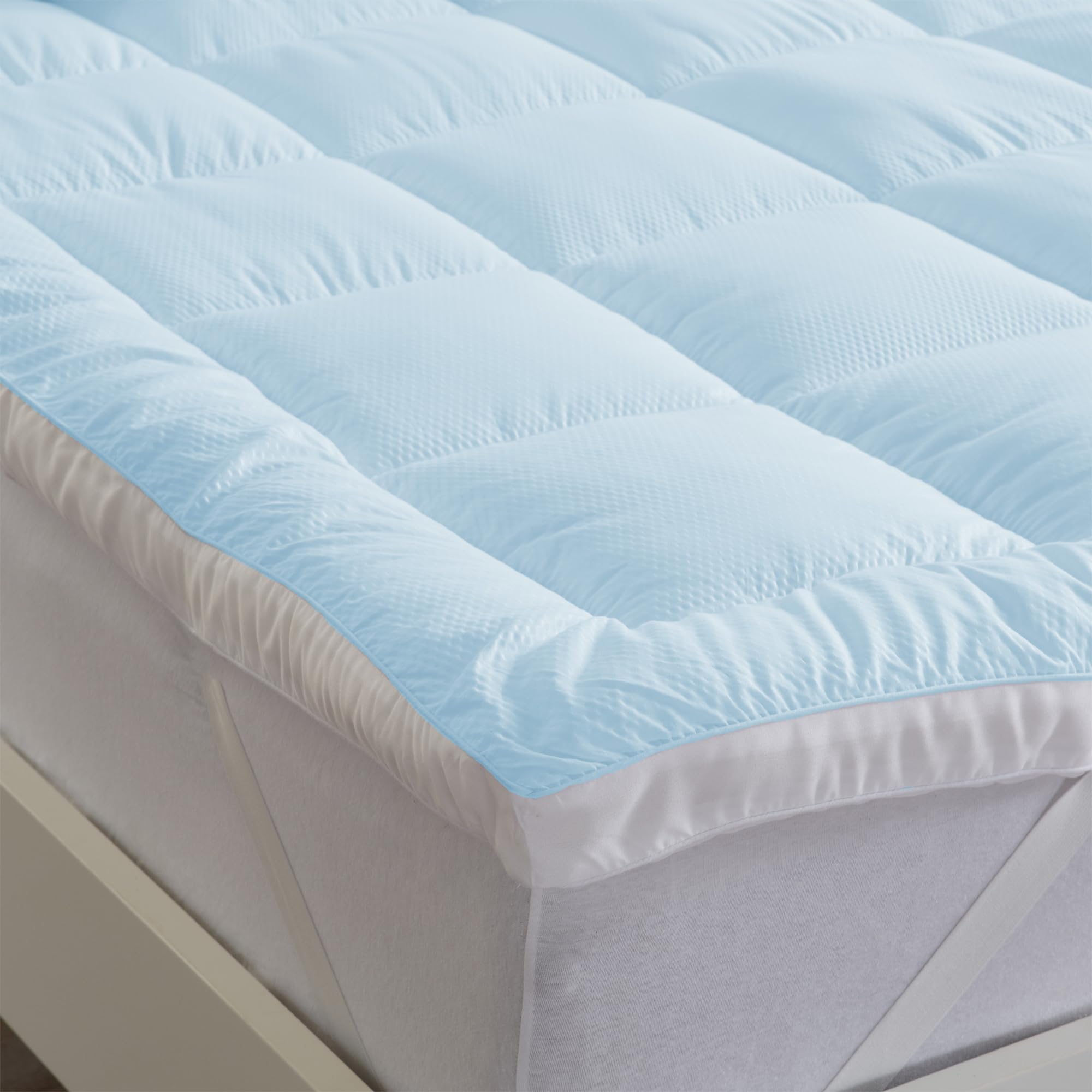 Great Bay Home Queen Cooling Mattress Topper. Thick, Elastic Corner Mattress Pad. Ultra-Soft Cooling Pillowtop Mattress Cover & Protector. Fits Mattresses up to 18” (Queen, Light Blue)