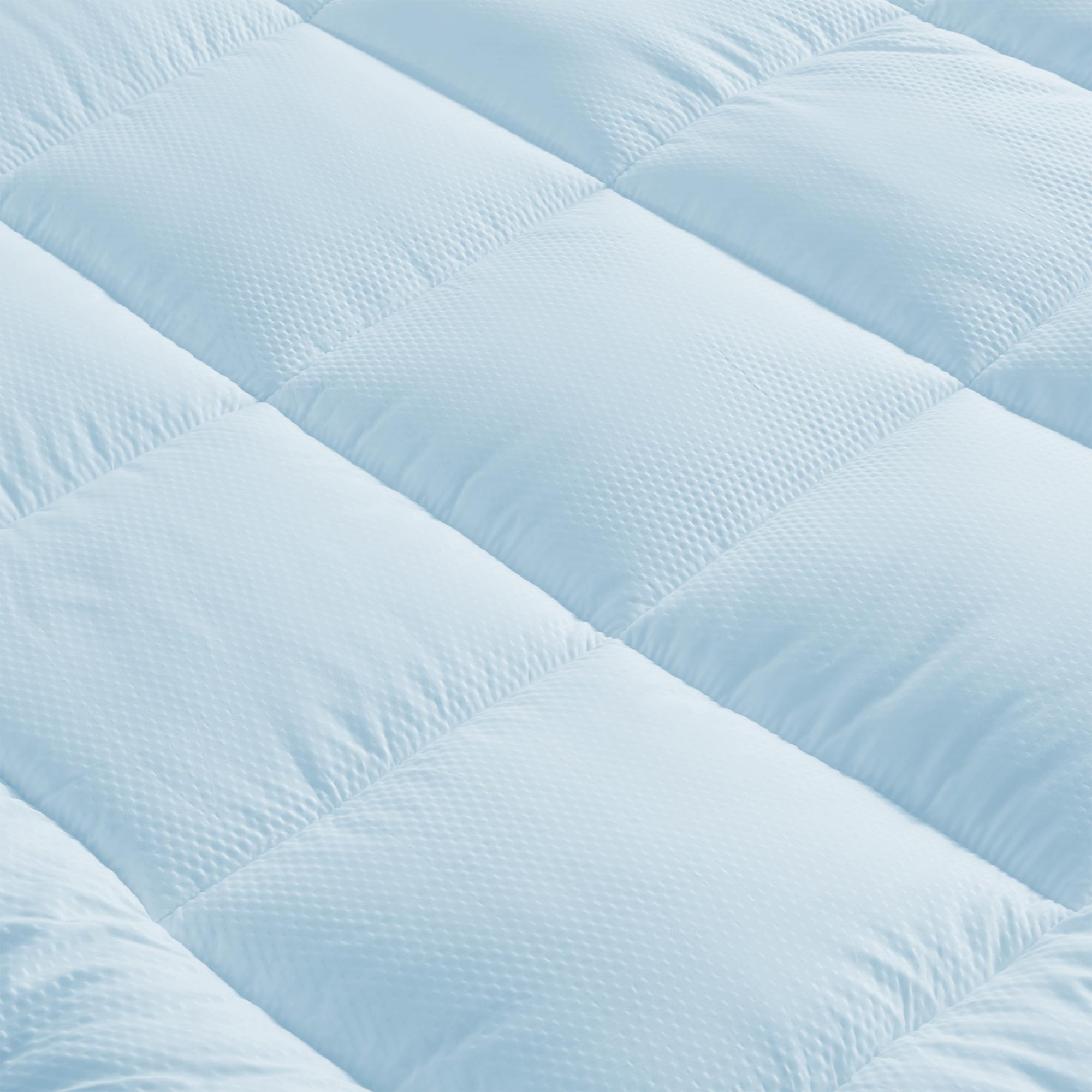 Great Bay Home Queen Cooling Mattress Topper. Thick, Elastic Corner Mattress Pad. Ultra-Soft Cooling Pillowtop Mattress Cover & Protector. Fits Mattresses up to 18” (Queen, Light Blue)