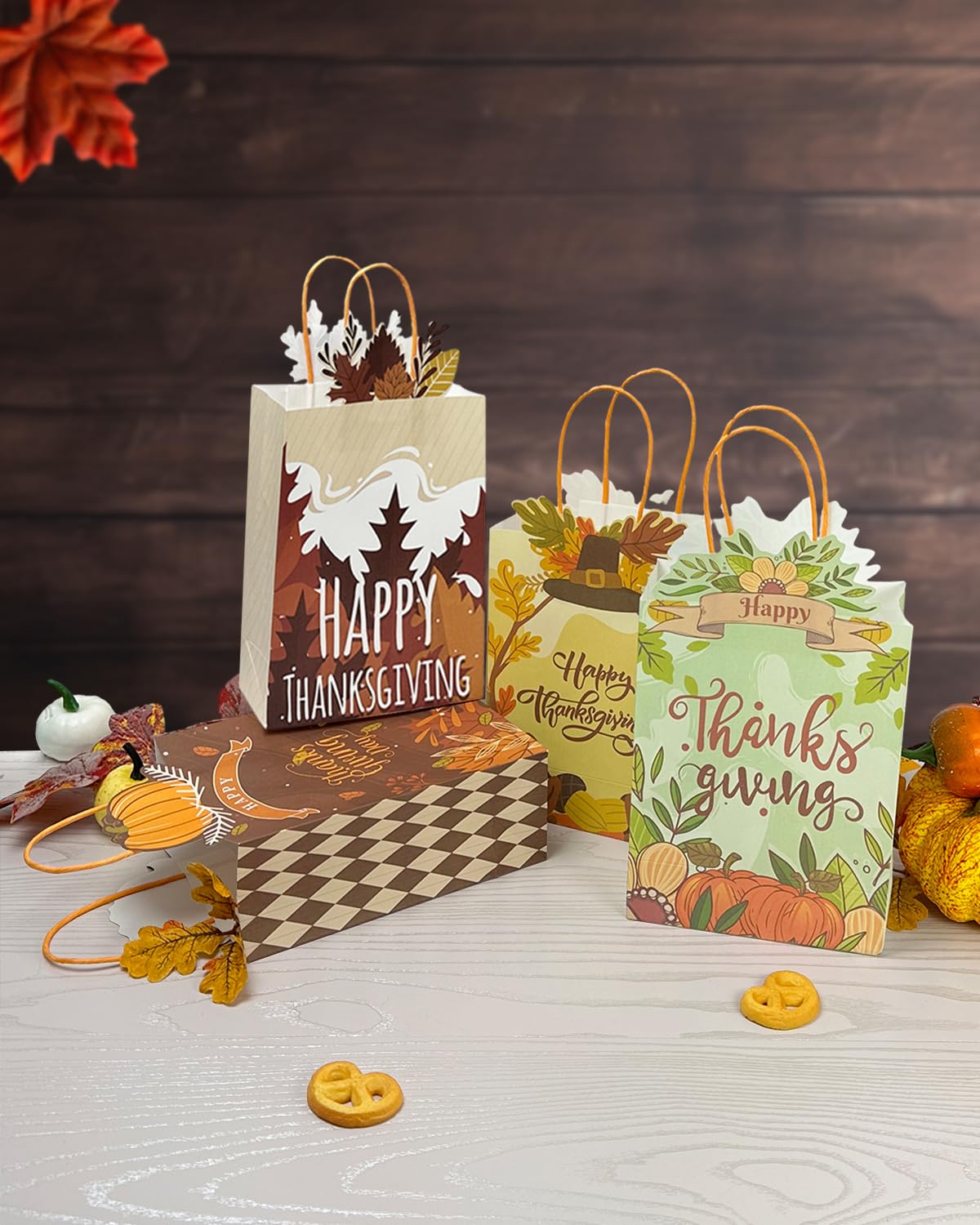 qiqee 24-Packs Thanksgiving Paper Gift Bags with Handles Bulk 8.26×6×3.15 Inch Pumpkin Gift Bags Multiple Uses (Small Size)