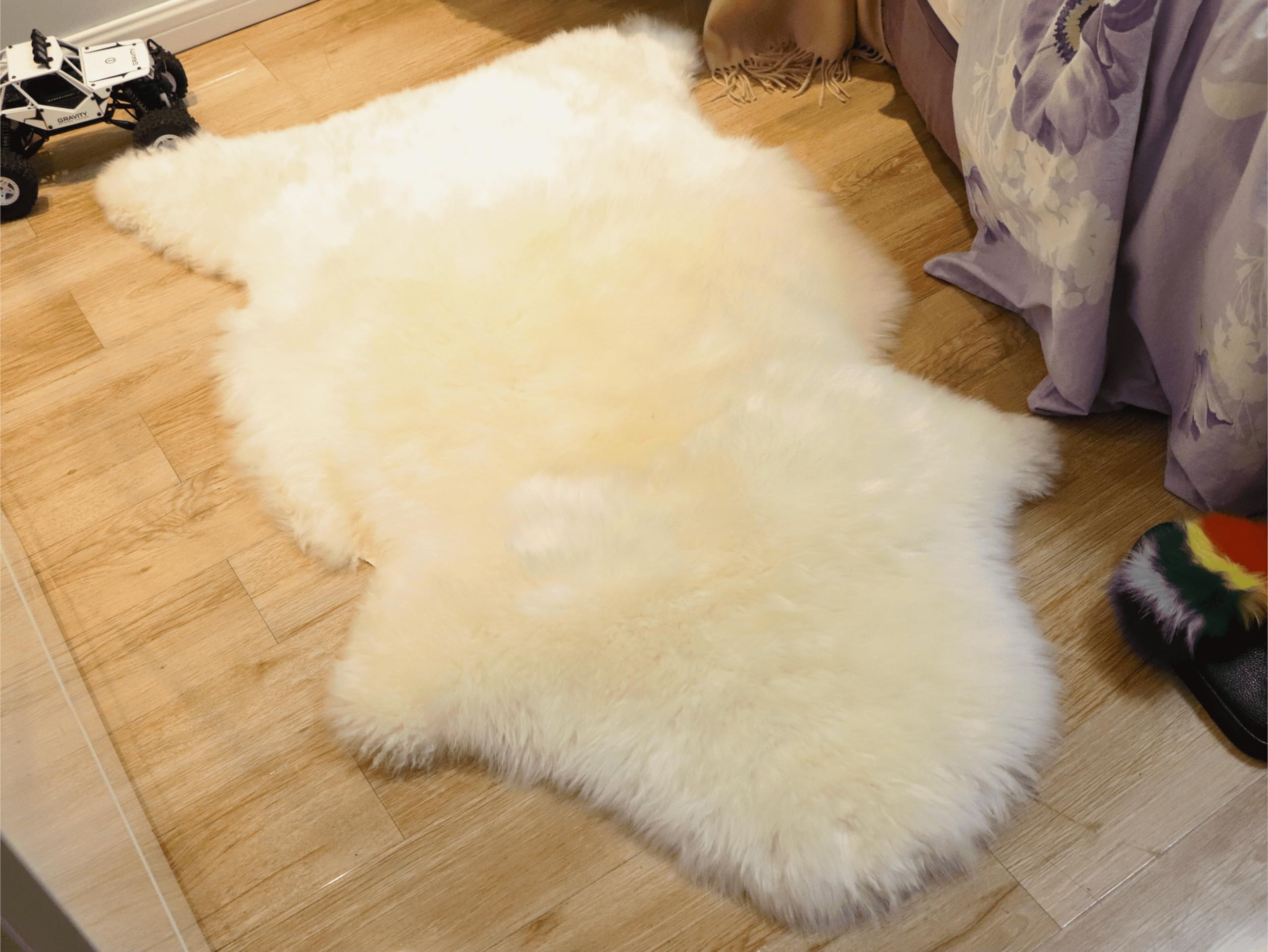 Woolous Genuine Sheepskin Rug, Large New Zealand Sheep Skin Rug Extra Thick Fluffy Ivory Rug for Living Room, Bedroom, Sofa or Chair (3.5x2.3 ft)