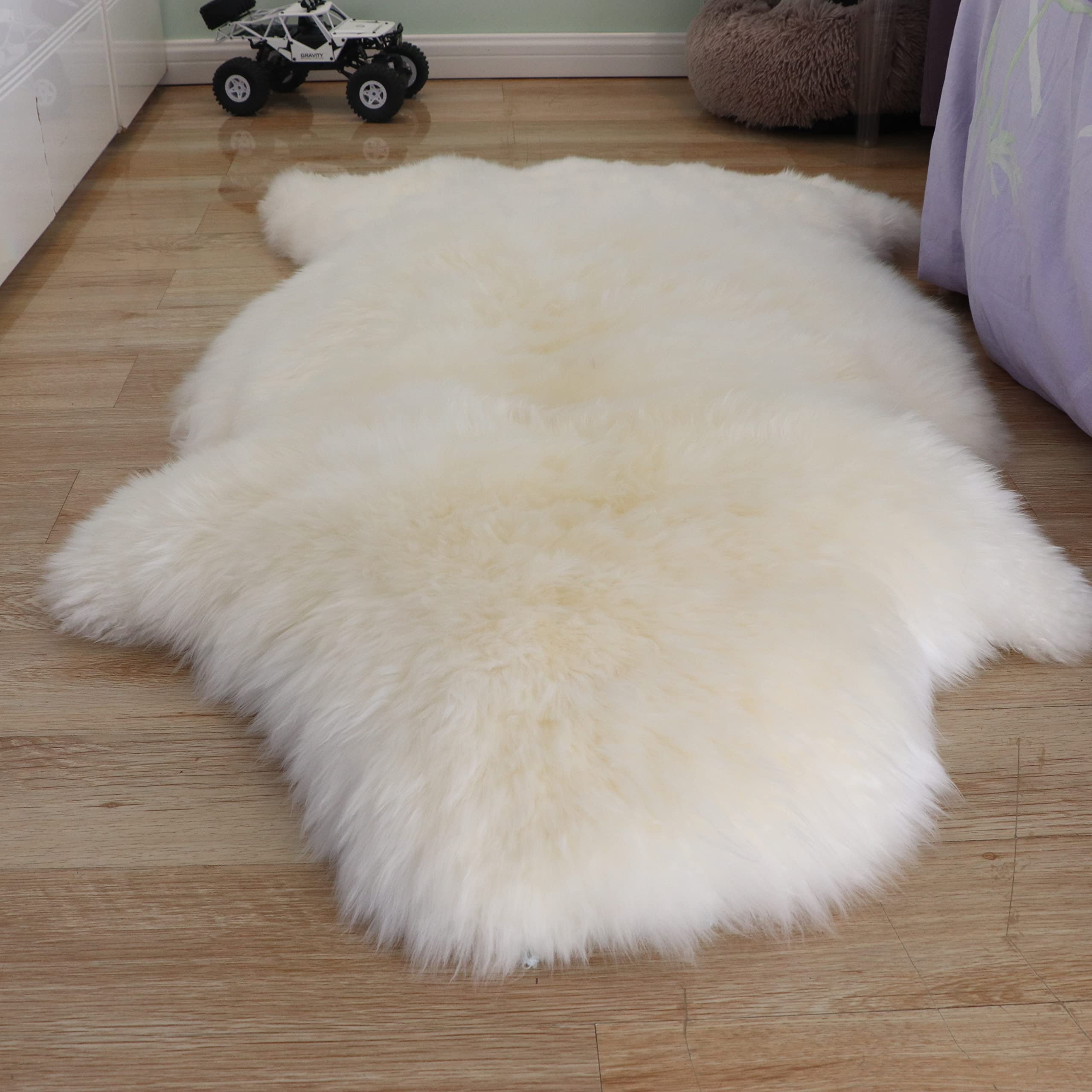 Woolous Genuine Sheepskin Rug, Large New Zealand Sheep Skin Rug Extra Thick Fluffy Ivory Rug for Living Room, Bedroom, Sofa or Chair (3.5x2.3 ft)