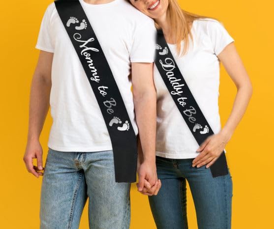 GDTO8820 2pcs Mommy To Be & Daddy To Be Baby Shower Sash Black, Baby Shower Party Gifts for New Mom Dad Gender Reveal Supplies Decorations Favors