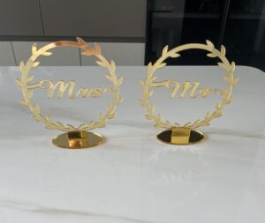 gold mirror mr and mrs wedding deco,gold standing mr & mrs sign rustic mr and mrs sign for sweetheart table decor