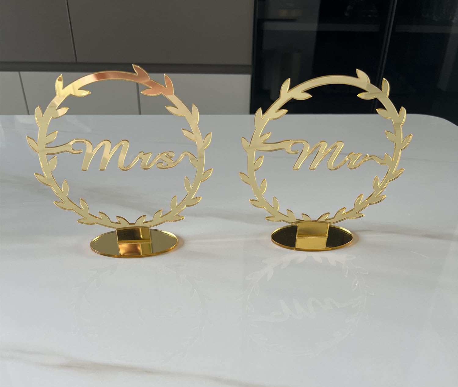 Gold Mirror MR and MRS Wedding Deco,Gold Standing Mr & Mrs Sign Rustic Mr and Mrs Sign for Sweetheart Table Decor