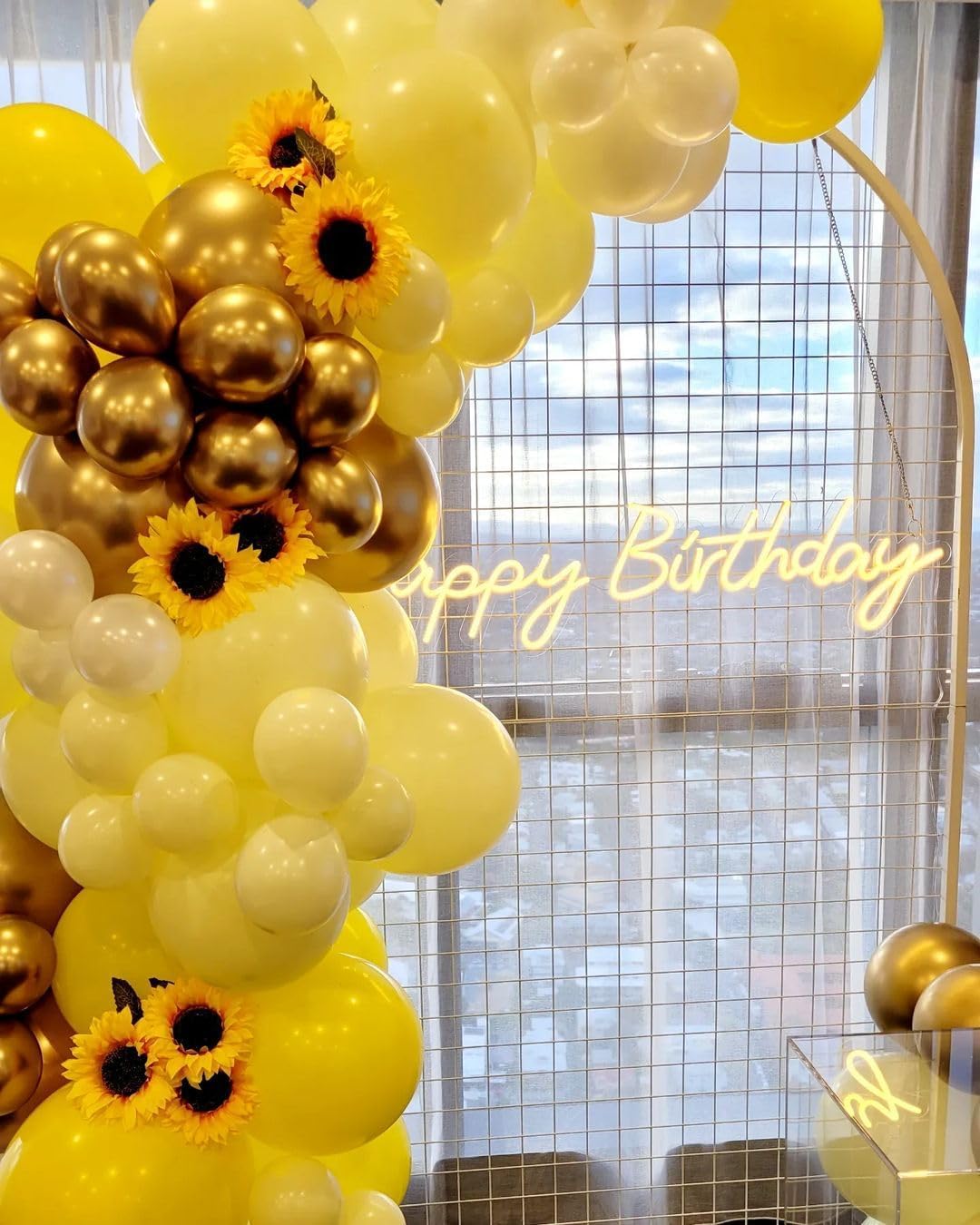 Yellow Balloons, 100Pcs 12 inch Bright Yellow Latex Balloons Round Helium Balloons for Birthday Wedding Anniversary Sunflower Party Backdrop Decorations