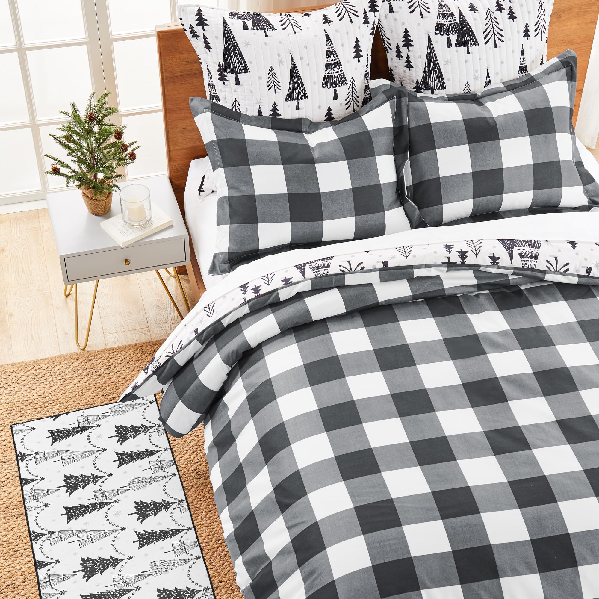 Levtex Home Merry & Bright Collection - Northern Star Duvet Cover Set - King Duvet Cover (106 x 94in.) + Two King Pillow Cases (36 x 20in.) - Holiday Pine Trees - Black and White - Microfiber