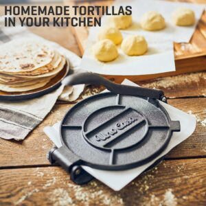 Uno Casa Tortilla Master Kit - Tortilla Press 8 Inch with Comal Pan, 4 Taco Holders and Tortilla Warmer, Unique Gift for Friends or Family, Taco Tuesday Kit