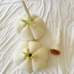 Yoholto Garlic Plush Pillow - 15.7 inch Garlic Food Plush Pillow - A Head of Garlic Plush- Home Decoration Gift for Kids Adults