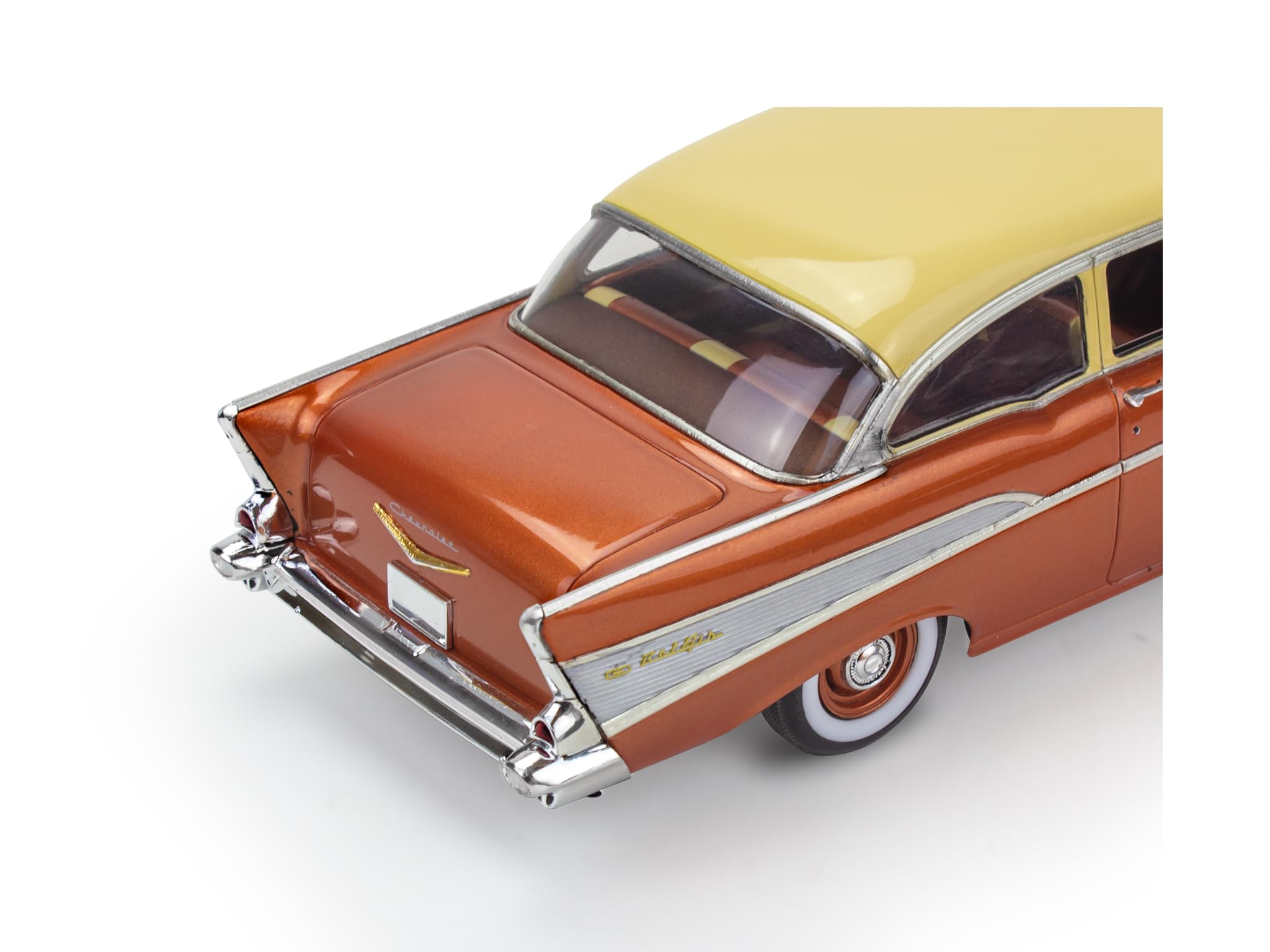 Revell Level 5 Model Kit 1957 Chevrolet Bel Air 2-in-1 Kit 1/25 Scale Model