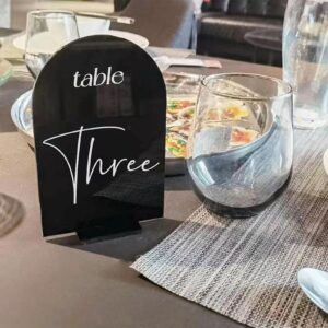 15 Pack Arch Acrylic Signs Blank with Stand for DIY Table Number, 6 x 4 Inch Black Acrylic Display Signs with Holders for Wedding,Party,Restaurant,Home,Office