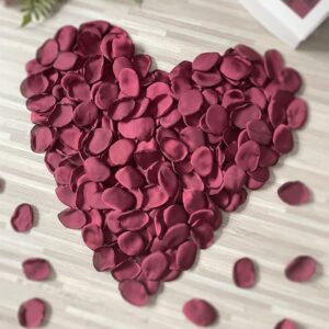 Karoro 300pcs Silk Rose Petals Burgundy Flower Petals for Wedding Flower Girl Basket Aisle Scatter Dinner Table Centerpieces Party Bridal Shower Romantic Night Decoration