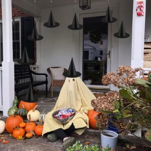 2 Pack Halloween Black Witches Hat Witch Hats Hanging Witch Hats with Hanging Rope for Halloween Party Decorations