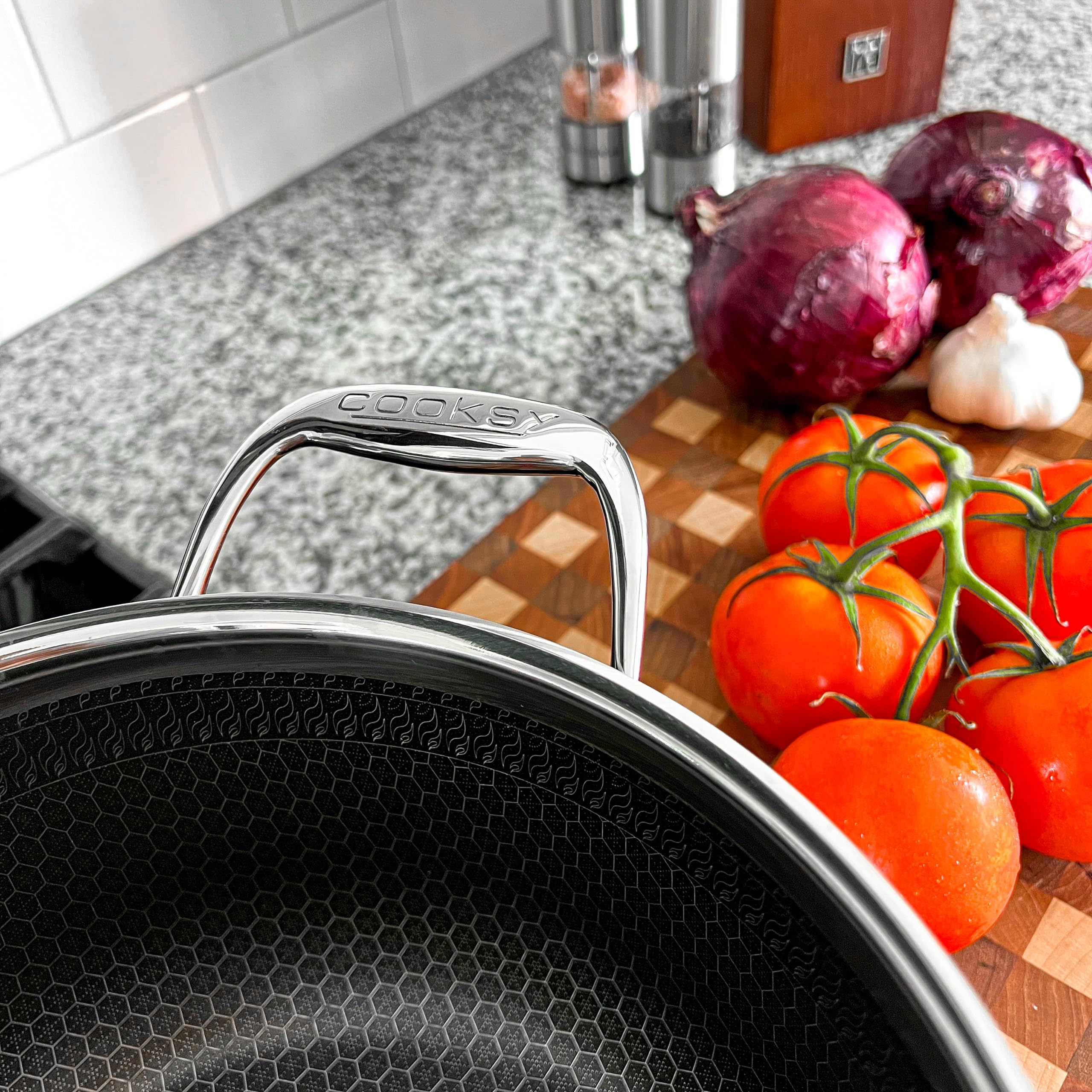 Cooksy 1.5 Quart Hexagon Surface Hybrid Stainless Steel Saucepan with Lid