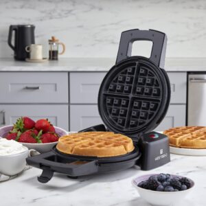 West Bend Belgian Waffle Maker, Makes 7-Inch Waffles, 180-Degree Flip with PTFE-Free Non-Stick Plates, Vertical Storage and Non-Skid Rubber Feet, 1000-Watts, Black