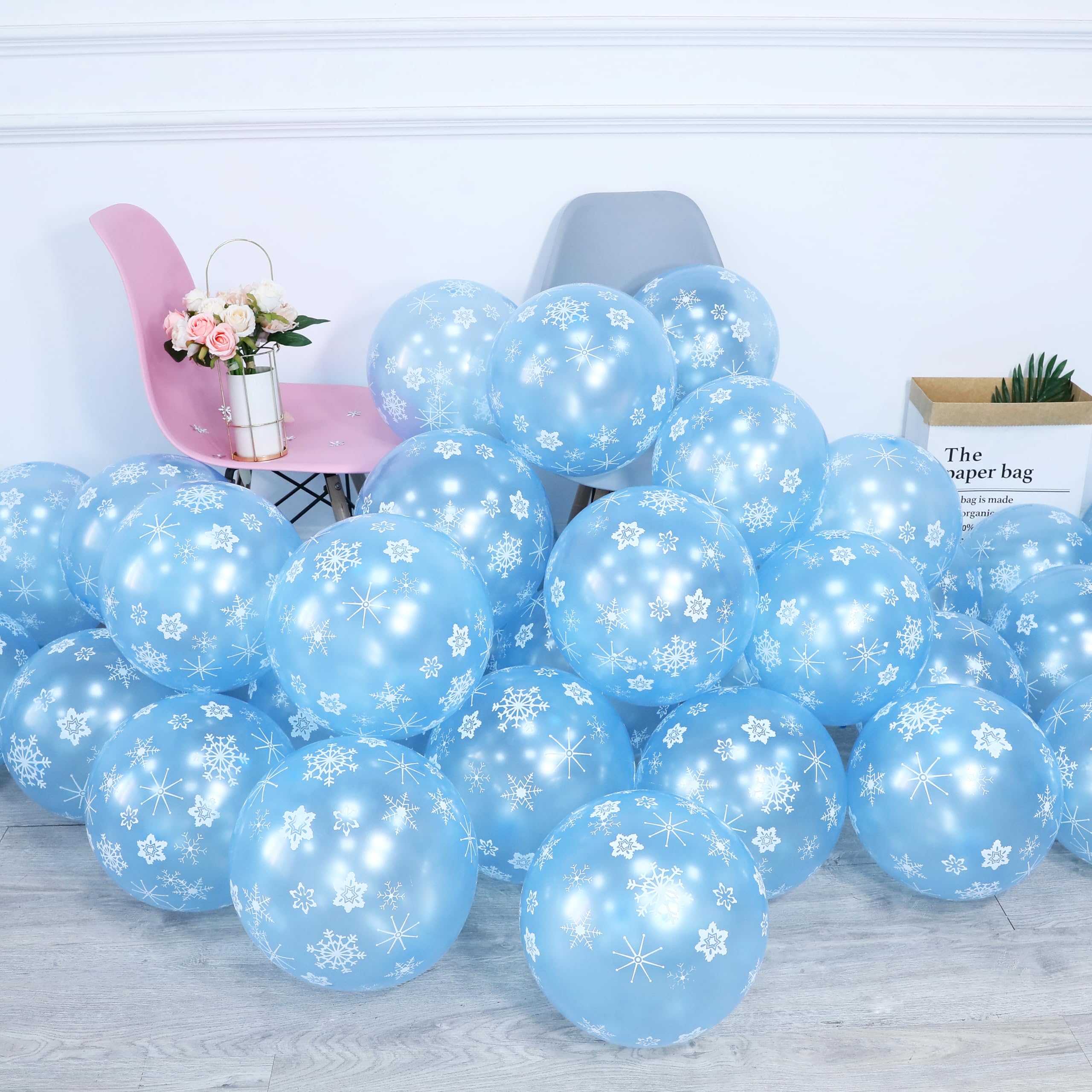 PageebO 147 pcs Snowflake Balloon Arch Kit Ice Snow Blue White Snow Confetti Balloons for Winter Wonderland Theme Party Baby Shower Party Birthday Party Decoration