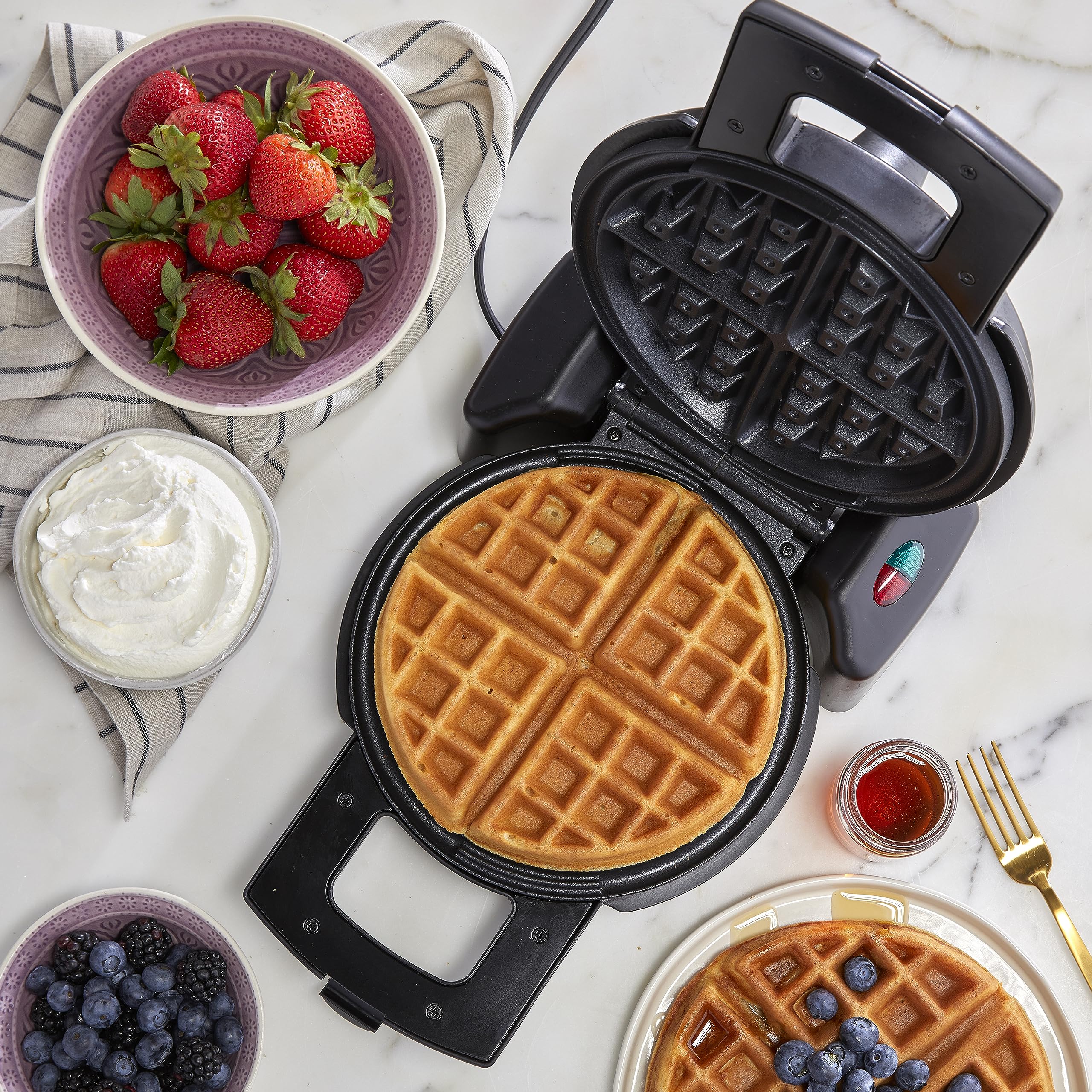 West Bend Belgian Waffle Maker, Makes 7-Inch Waffles, 180-Degree Flip with PTFE-Free Non-Stick Plates, Vertical Storage and Non-Skid Rubber Feet, 1000-Watts, Black