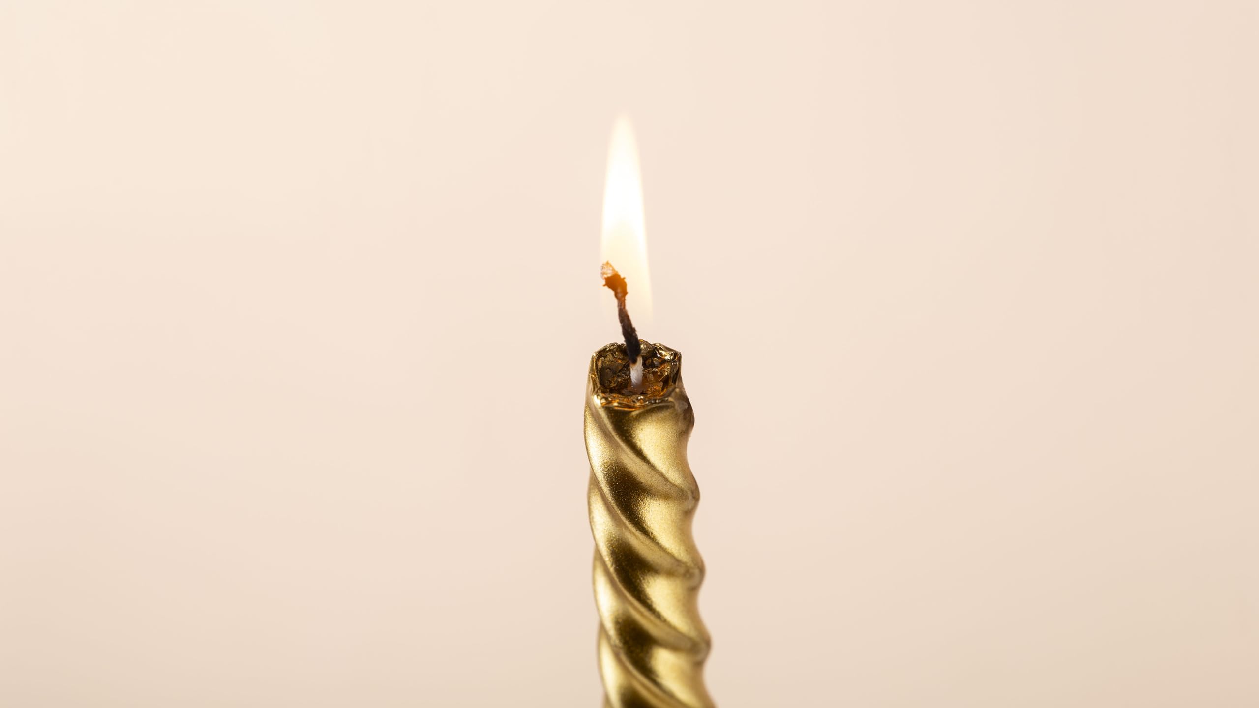 Aha Essentials - Spiral Wax Taper Candles Unscented Candlesticks Twisted Candles for Home, Wedding, Dinner Table | Pack of 6 Candle Sticks(Gold)