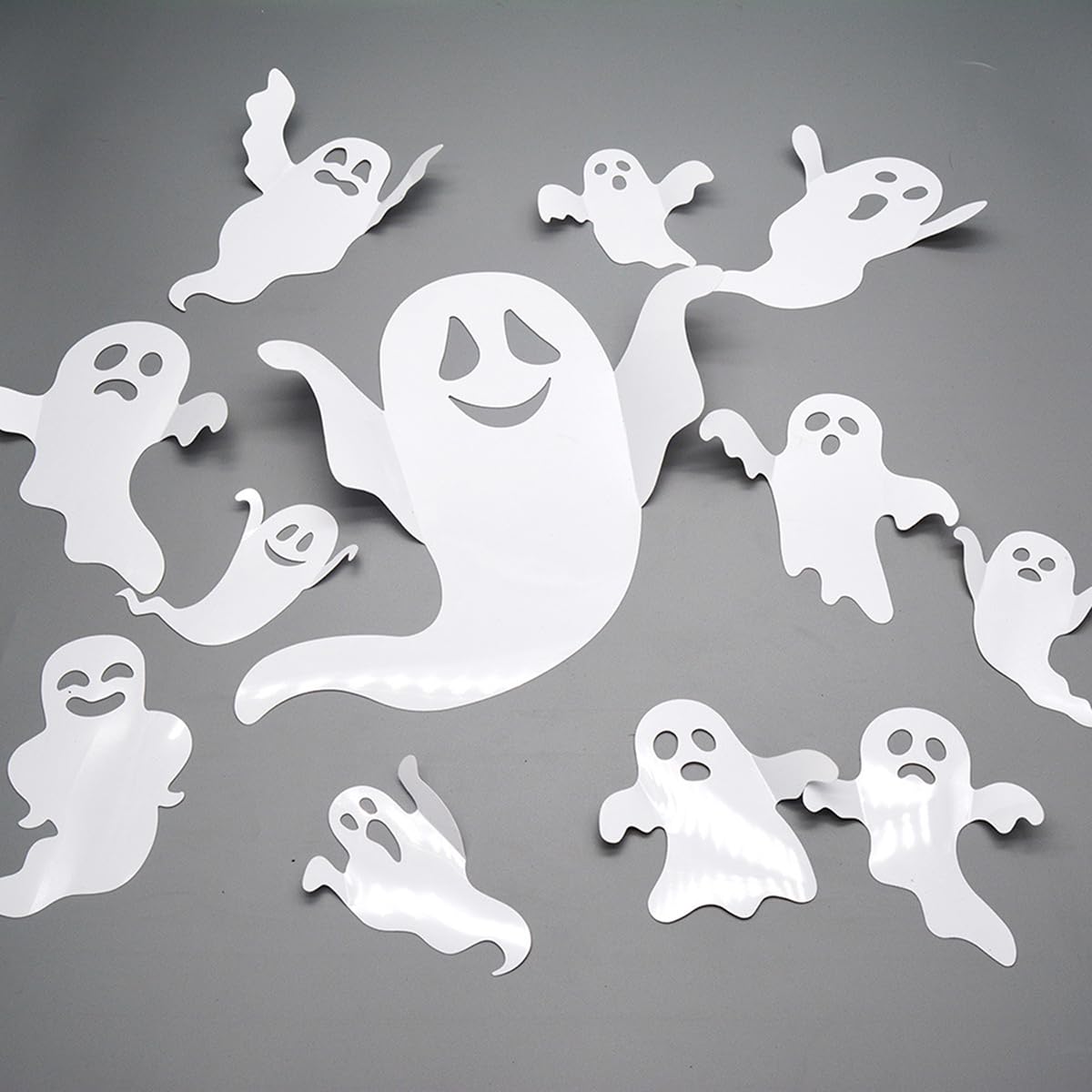 24Pcs Halloween Wall Decor Halloween Ghost Wall Stickers Decals 3D Reusable Ghost Wall Decoration White Spooky Wall Decals for lndoor Outdoor Window Home Room Halloween Party Decorations Supplies