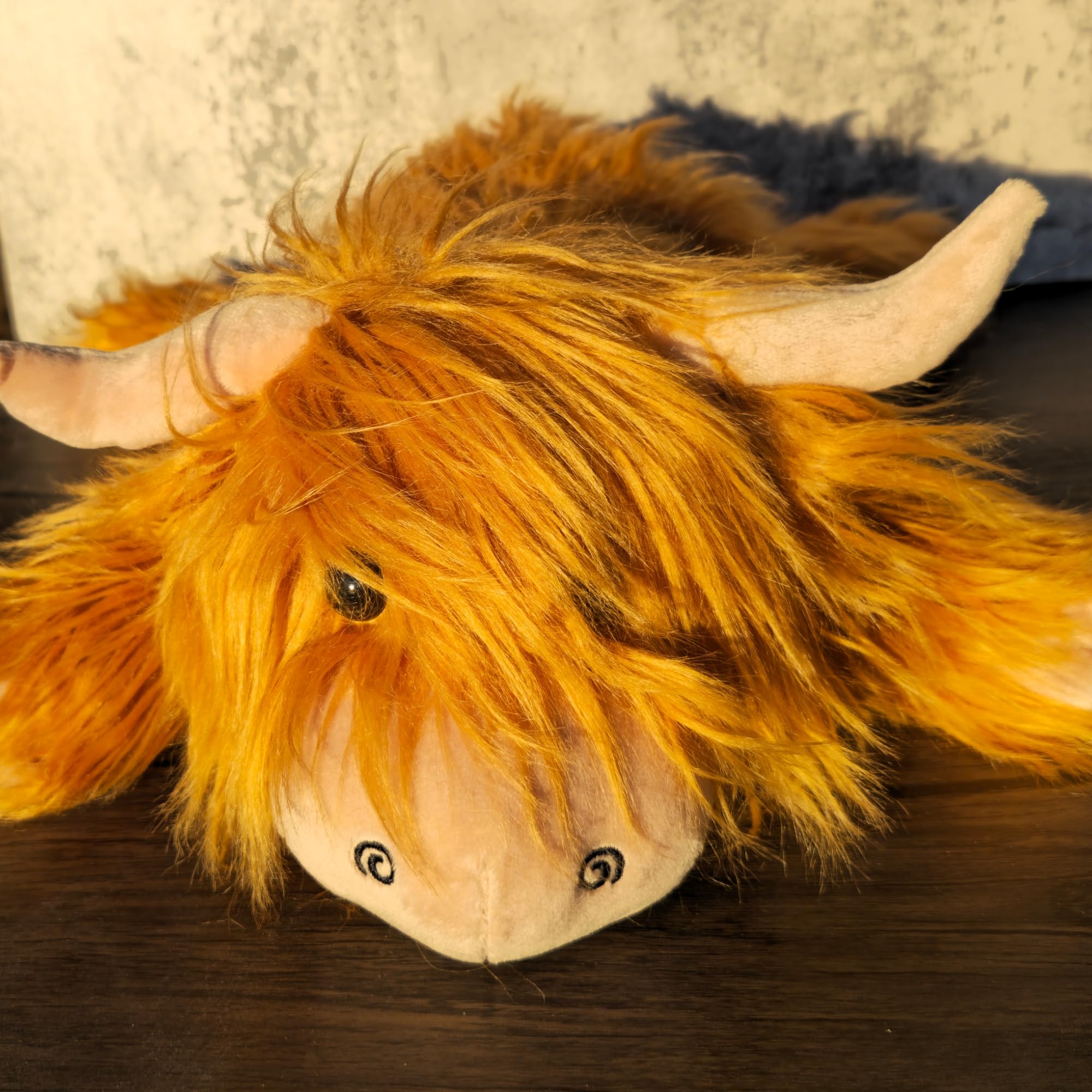 Legend & Co. Weighted Stuffed Animals 20" | 4.2 lbs Highland Cow Plush for Adults & Kids | Comforting & Relaxing Plush Throw Pillow | Super Soft | Anxiety - Autism - Companionship