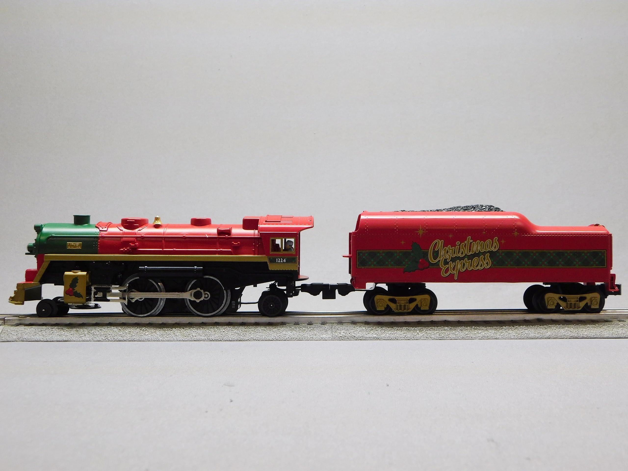 Lionel Christmas Celebration LIONCHIEF 2-4-2 Locomotive O Gauge 2223020-E