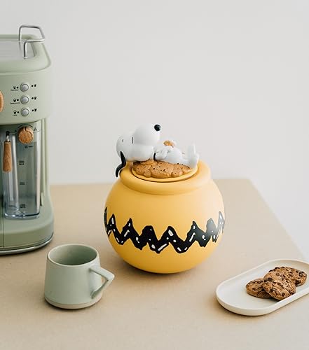 Grupo Erik Snoopy Cookie Jar With Lid | Snacks Canister | 20.5 x 20.5 x 24.6 cm | Candy Jar | Snoopy Gifts | Kitchen Decor | Airtight Food Storage Container