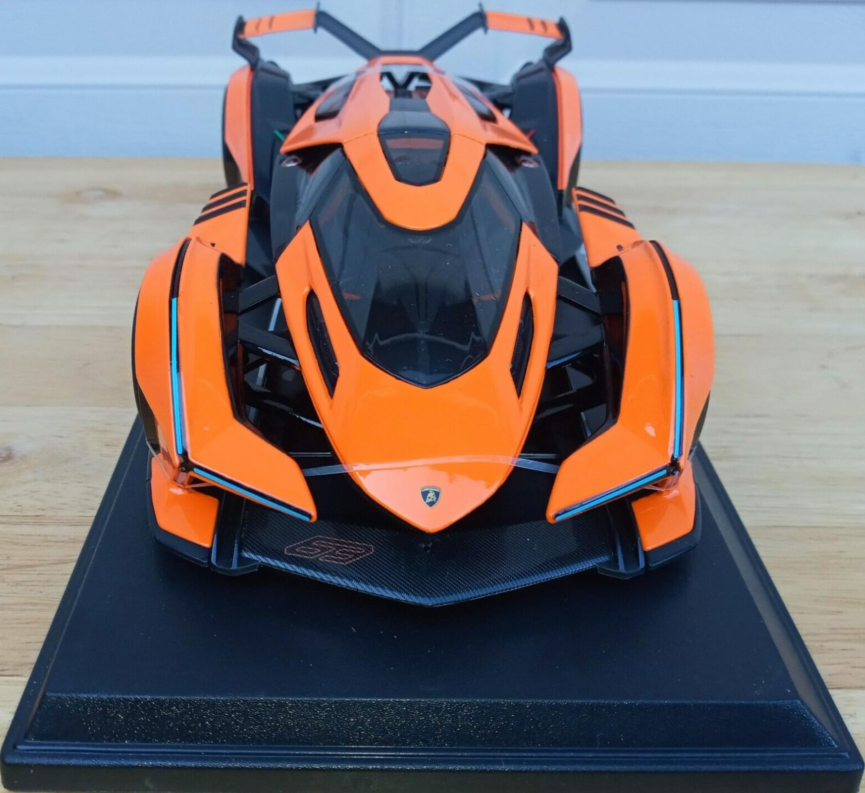 Maisto Lamborghini V12 Vision Gran Turismo Orange Metallic Special Edition 1/18 Diecast Model Car