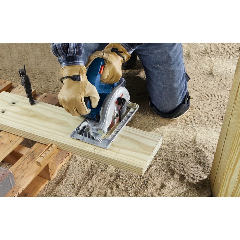 Bosch CCS180-B15-RT 18V Lithium-Ion 6-1/2 in. Cordless Circular Saw Kit (4 Ah) (Renewed)