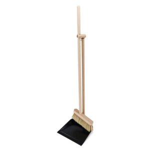 copco standing broom with dustpan, beechwood