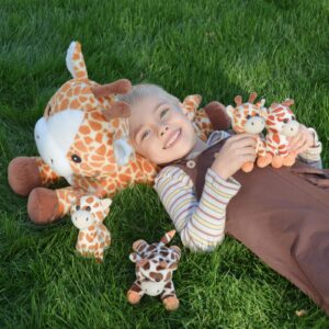 Muiteiur 5 in 1 Big Giraffe Stuffed Animals Set, 22 inch Large Mommy Stuffed Giraffe Plush with 4 Cute Small Giraffe Babies Toy, Soft Giraffe Plush Pillow for Boys Girls