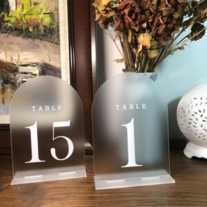 1-15 Wedding Table Numbers, Frosted Arch Wedding Table Numbers with Stands, 5x7Inch Acrylic Signs and Holders, Perfect for Wedding Table Centerpiece Decoration, Reception, Party, Anniversary, Event