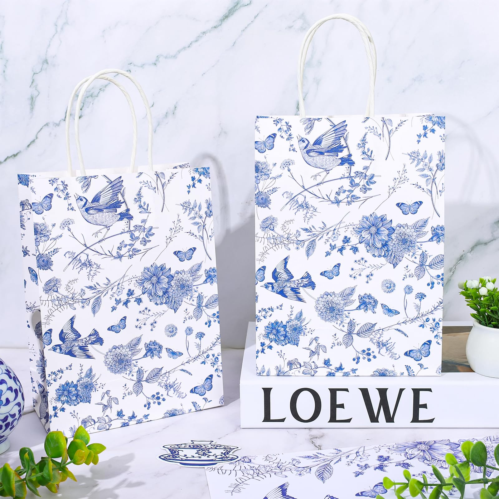 AnyDesign 16Pcs Floral Paper Gift Bags Blue White Party Bags with Handles Chinoiserie Hydrangea Branches Decorative Packaging Bags for Wedding Birthday Party Supply