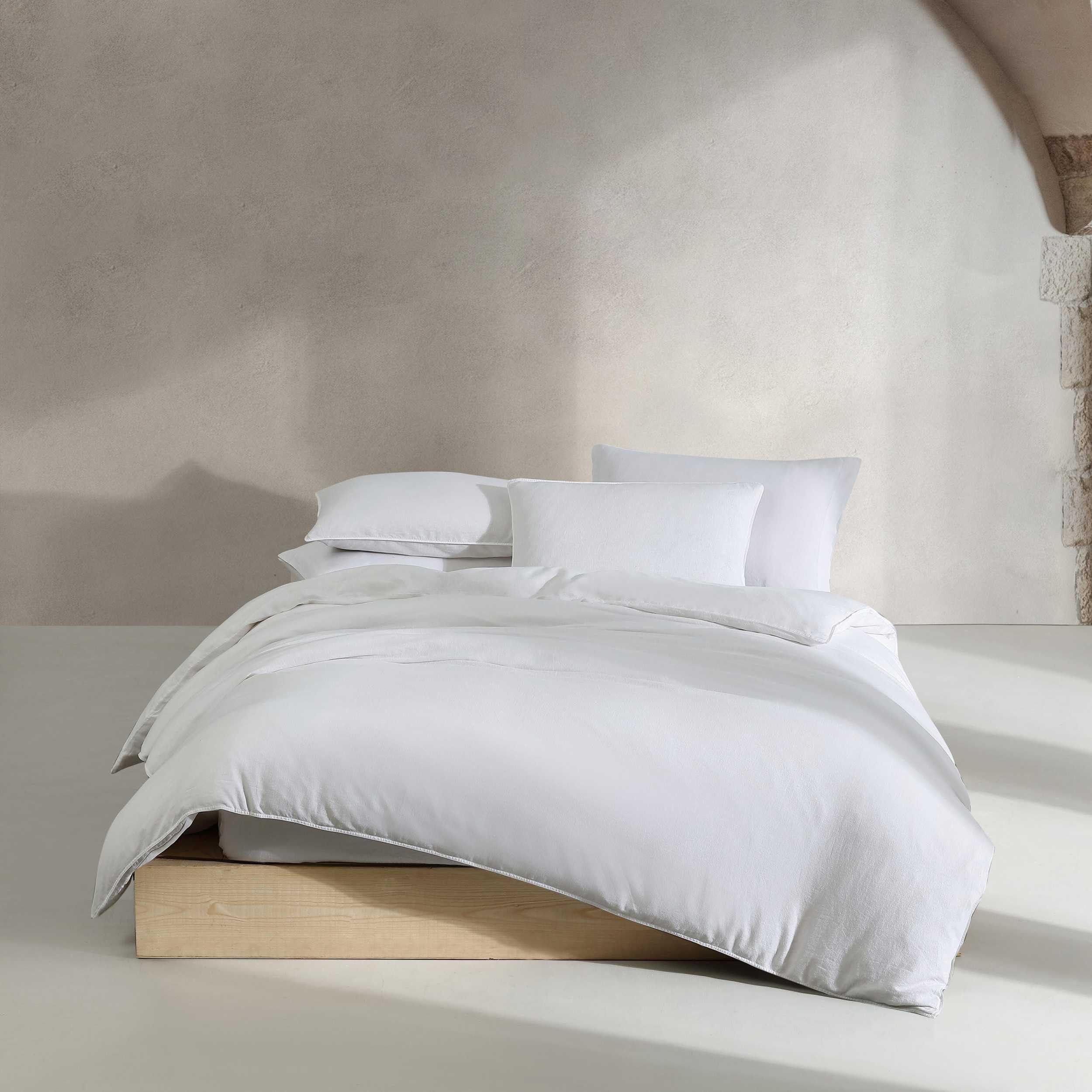 Calvin Klein - Queen Duvet Cover Set, Soft Linen Blend Bedding, Pre-Washed Home Decor for Extra Softness (Soft Linen White, Queen)