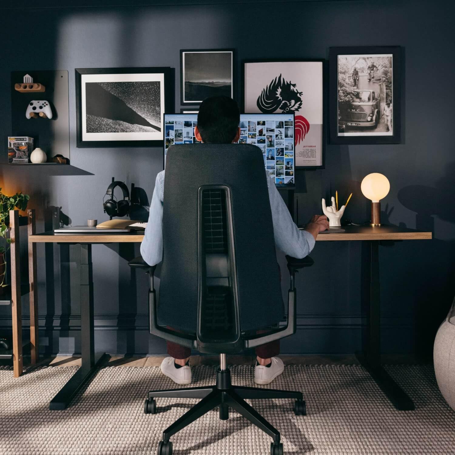 Haworth Fern Ergonomic Office Chair – Stylish and Innovative Desk Chair with Digital Knit Finish - with Lumbar Support (Charcoal Black)