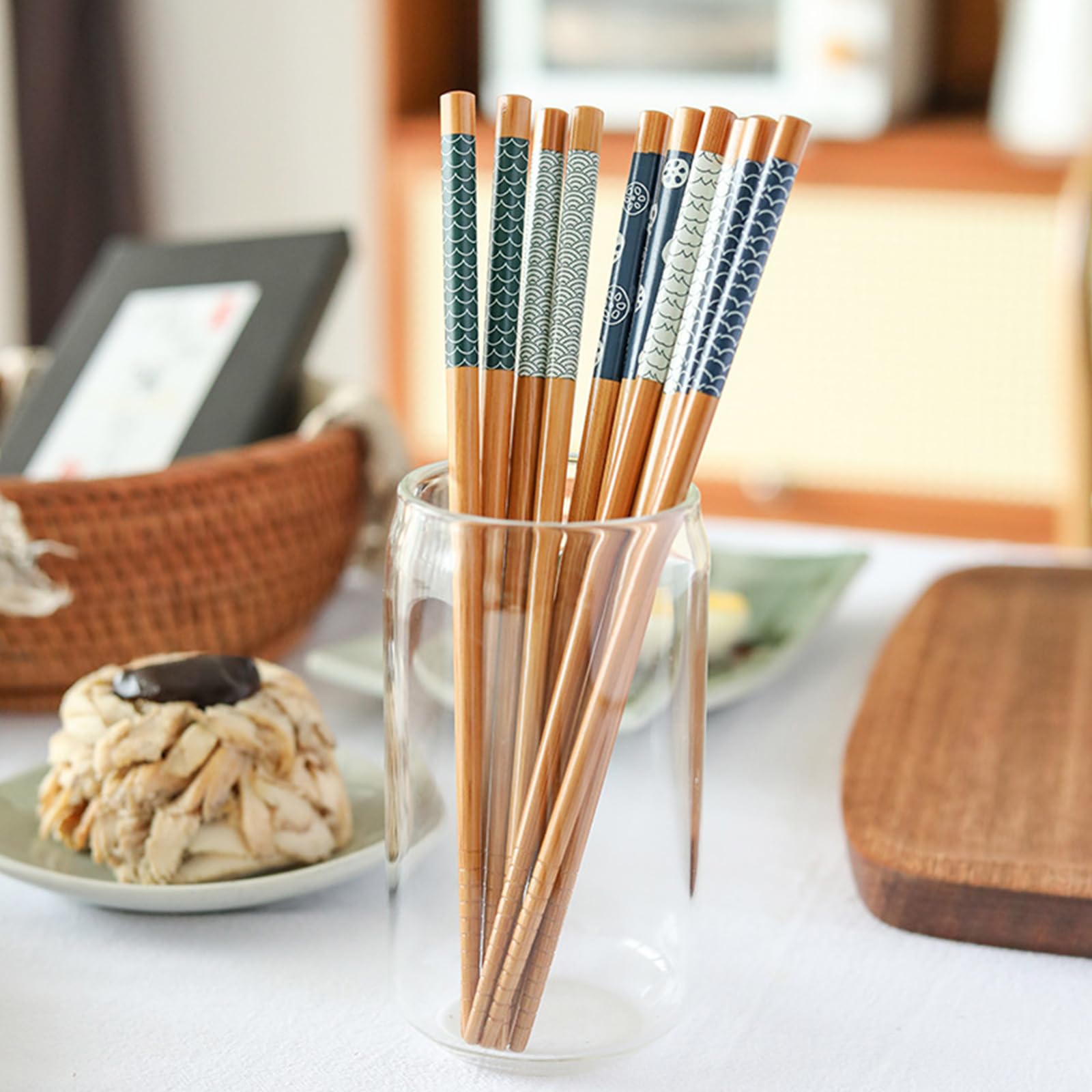 5 Pairs Natural Bamboo Reusable Chopsticks with Gift Box, Non-slip Chopstick Gift Set for Sushi Rice Noodles, Chinese Japanese Tableware, 8.86 Inches/22.5cm, Blue Magnolia