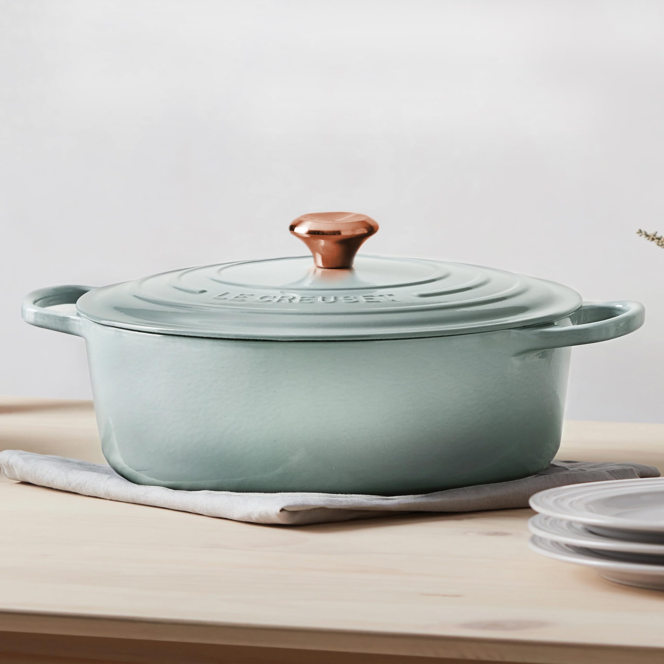 Le Creuset Signature 6.75-quart Round Wide Oven with Copper Knob - Enameled Cast Iron (Sea Salt)