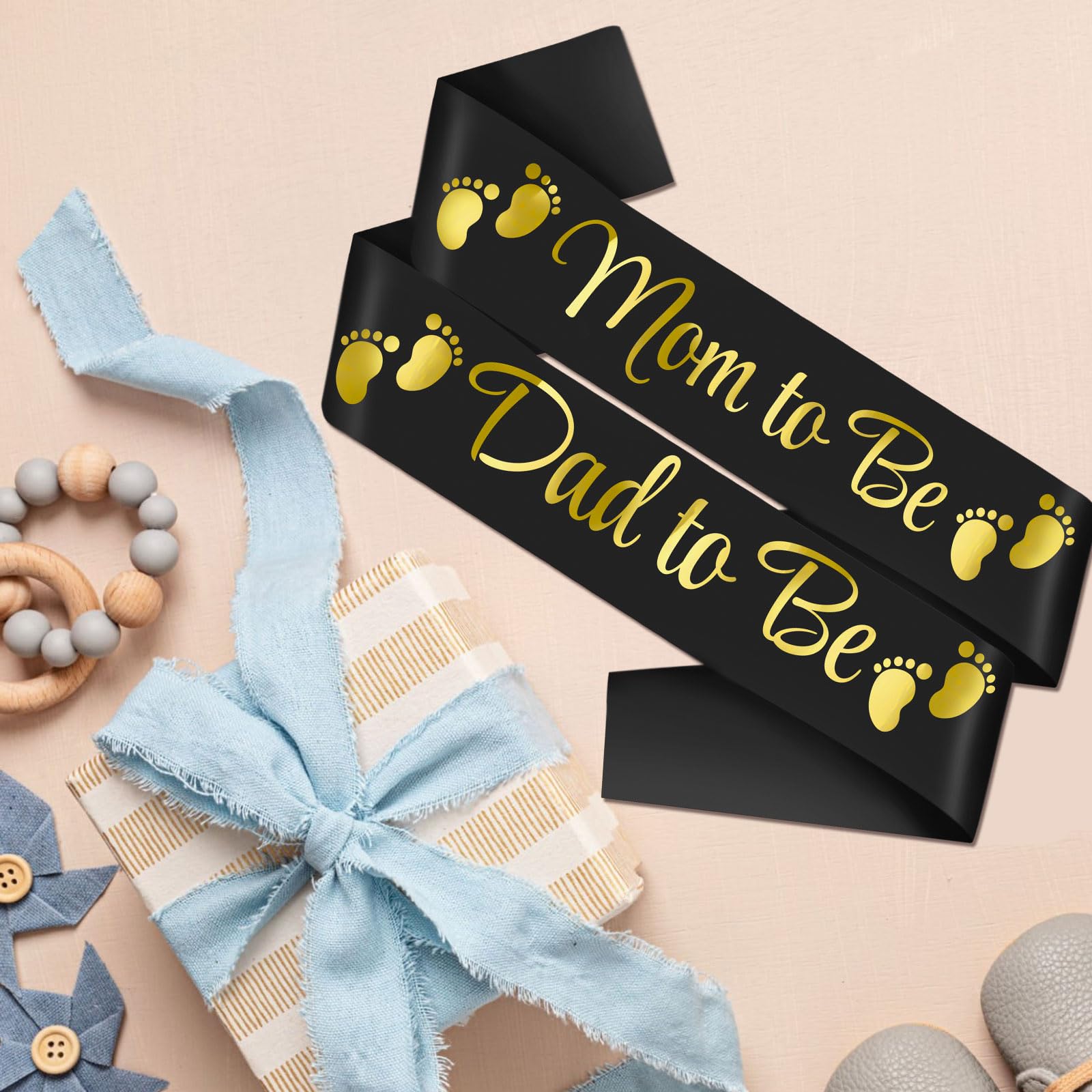 2pcs Mom to be and Dad to be Baby Shower Sash，Black Satin with Gold Letters Sash for New Mom Dad Baby Shower Party Gender Reveal Supplies Decorations