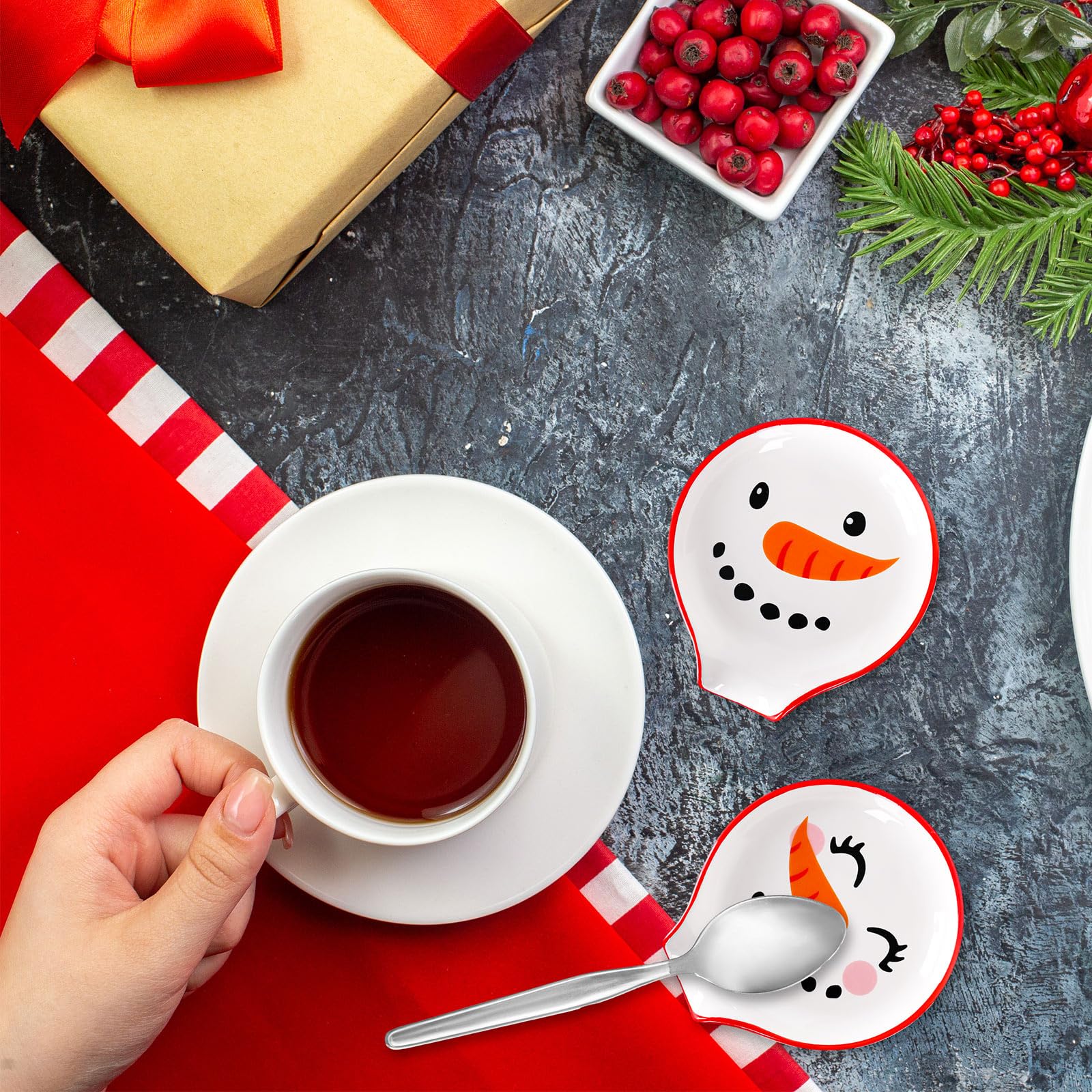 Whaline 2Pcs Christmas Coffee Spoon Rest Snowmen Ceramic Teaspoon Holder Xmas Holiday Sauce Dishes Dipping Bowl Ring Dish for Teacher Gift Kitchen Office Bar Coffee Stirrers