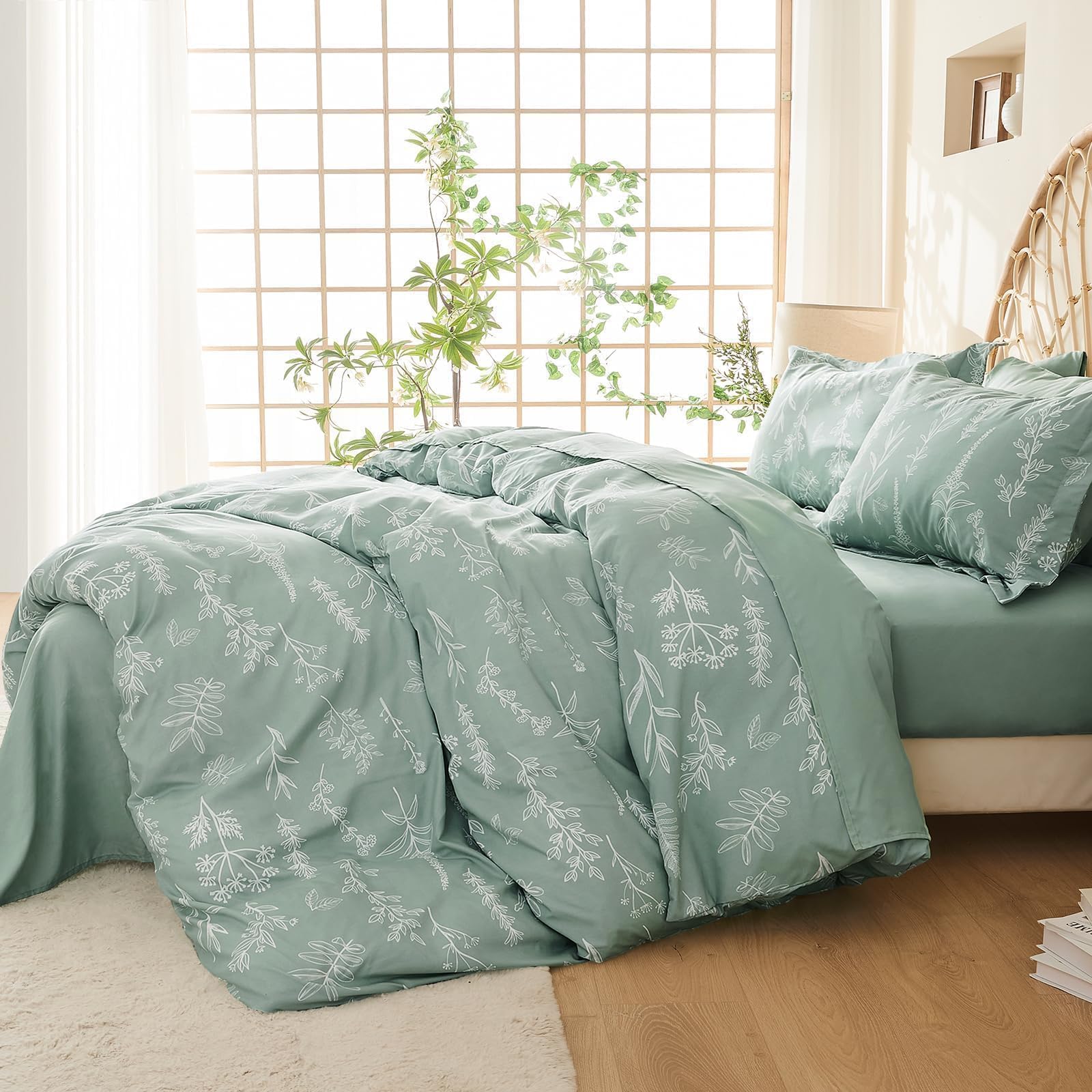 MUXHOMO Duvet Cover Queen Size, Reversible Floral Green Duvet Cover Set with Zipper Closure, 3 Pieces Botanical Patterns Soft Microfiber Bedding Set with 4 Ties (90"x90", 2 Pillow Cases)