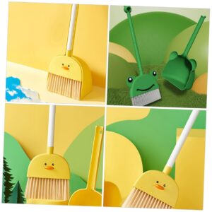 Yardenfun 2pcs Children's Broom Small Broom Kids Cleaning Broom Durable Cleaning Broom Cleaning Broom for Kids Household Cleaning Supply Small Cleaning Broom Cleaning Supplies Toy Student