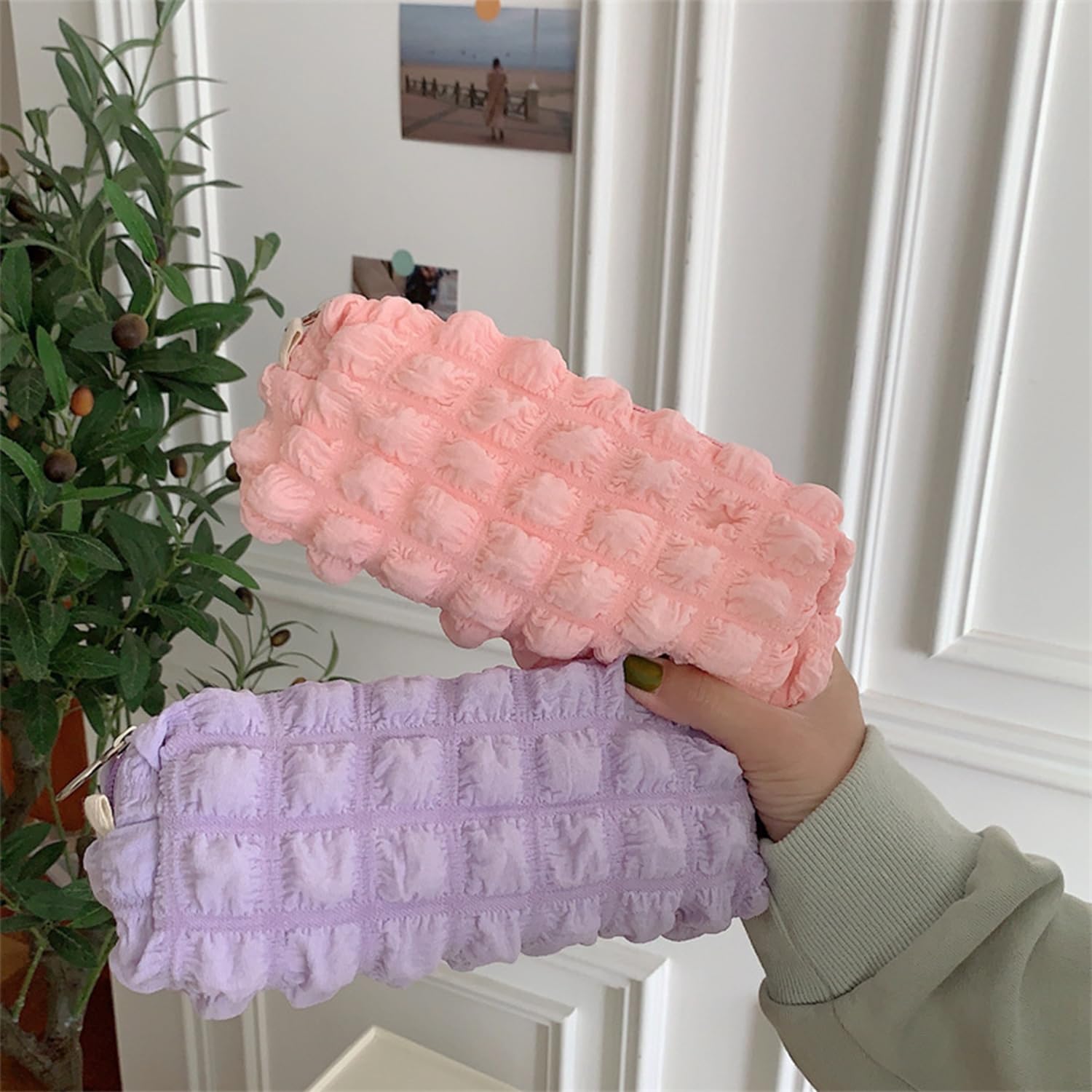 ONEDIGI Makeup Bag Checkered Cosmetic Bag Plush Makeup Pouch 1Pcs Large Capacity Makeup Bags Puffer Pencil Pouch Checkered Pencil Case for Teenage Girls (pink)